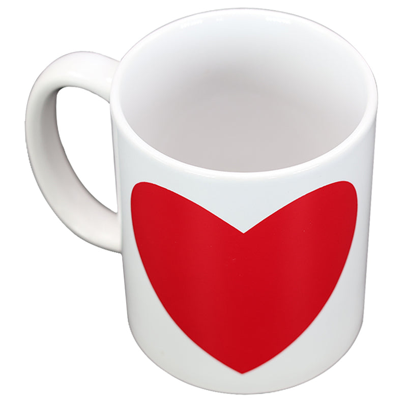 TAZA BLANCA CON DISEÑO DE CORAZÓN